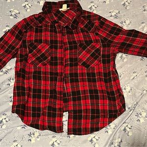 red and black flannel plaid shirt